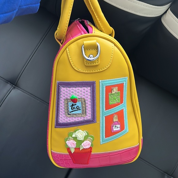 Cutest Pocketbook Ever 😊 - Picture 4 of 6